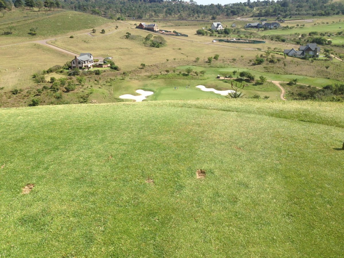 Par 3 5th hole at Cotswold Downs Golf Club